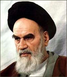 Foto van ayatollah Chomeini. De foto heeft geen onderschrift.